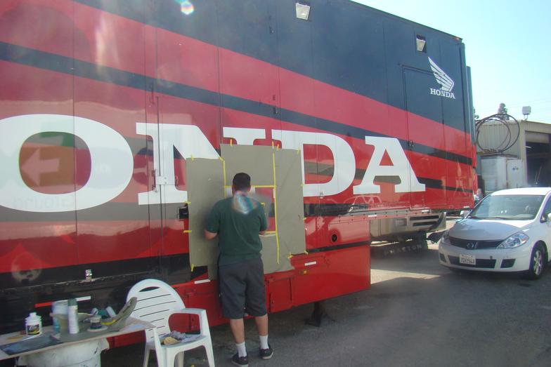 semi truck body shop fleet painting 